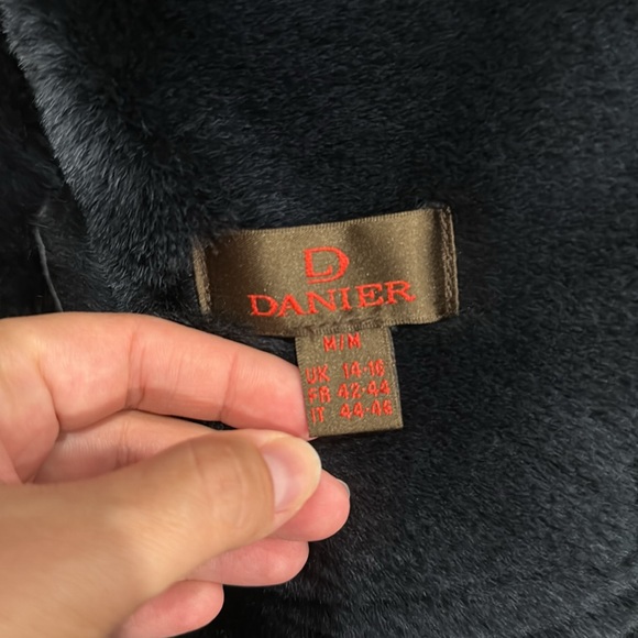 Danier sheep skin jacket - Picture 3 of 7